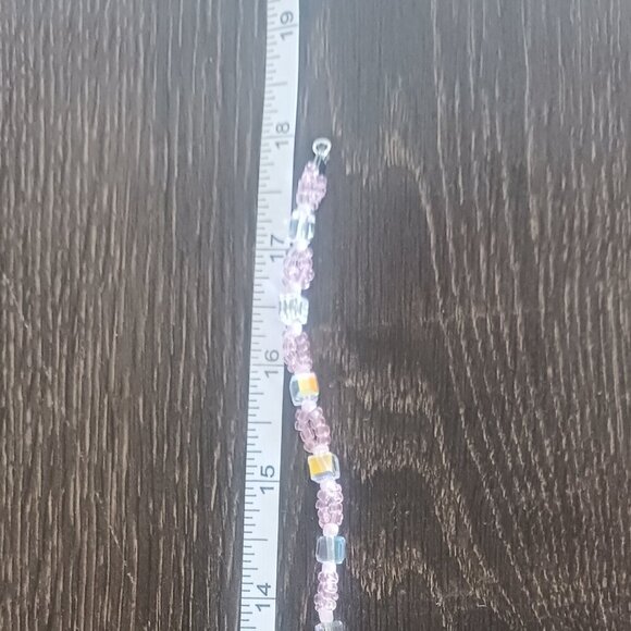 Iridescent cube beaded necklace - Picture 7 of 7